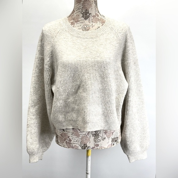 TOPSHOP Cream mixed stitch balloon sleeve crop sweater size S - Picture 2 of 14